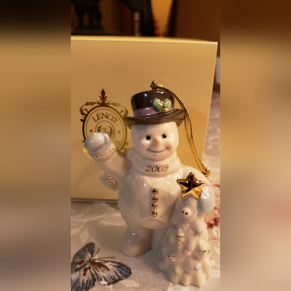 LENOX ANNUAL SNOWMAN 2002